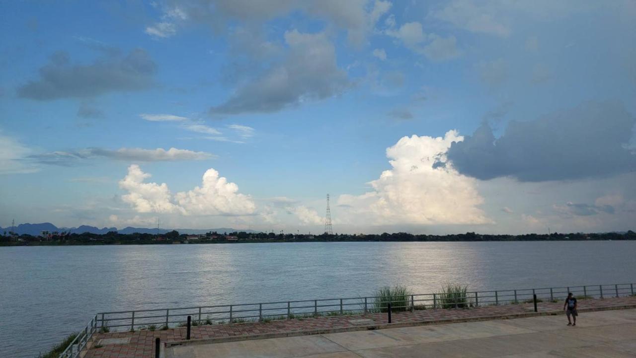 Happy Space วิลล่าทั้งหลัง 2นอน 2น้ำ ฟรี Wifi จอดรถ Nakhon Phanom Ngoại thất bức ảnh